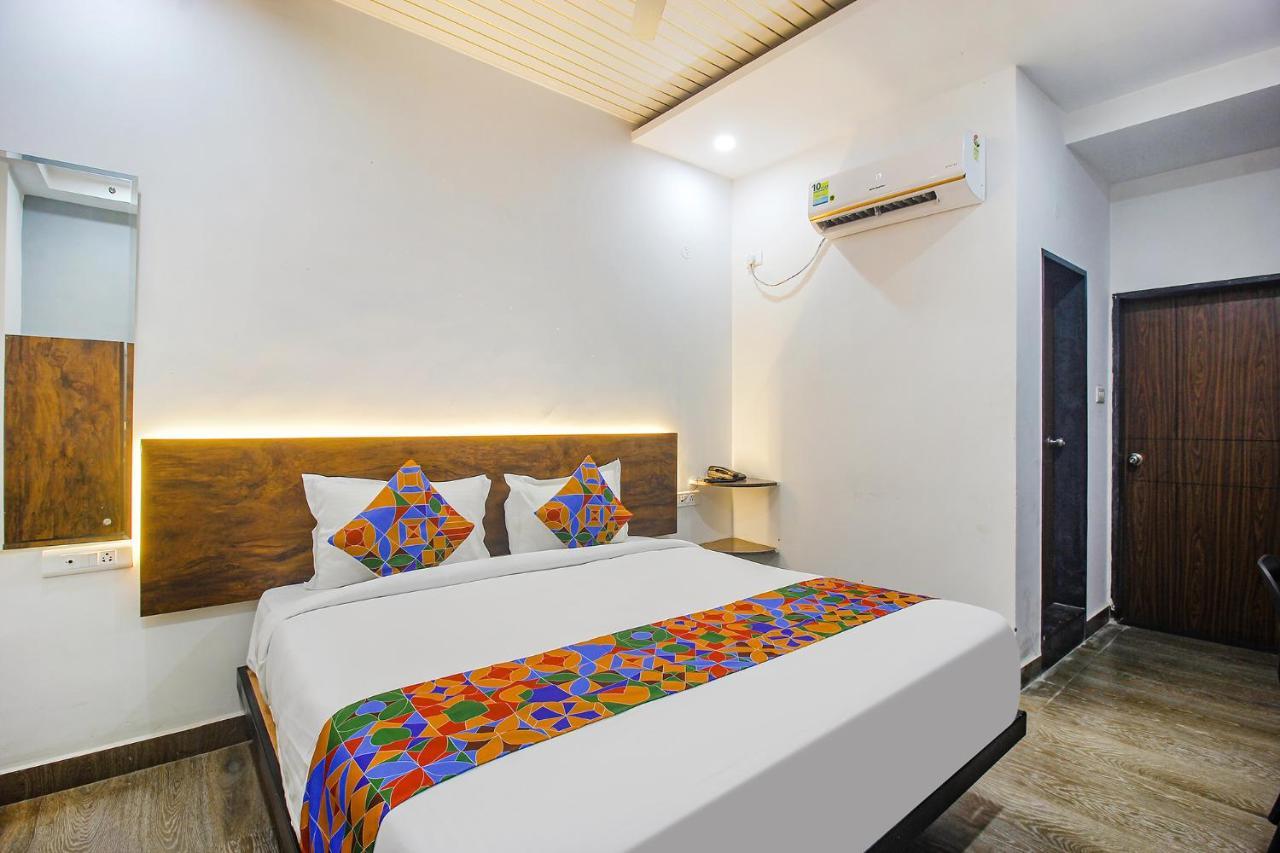 Fabhotel W Grand Suites - Nr Lanco Hills, Manikonda Хайдарабад Экстерьер фото