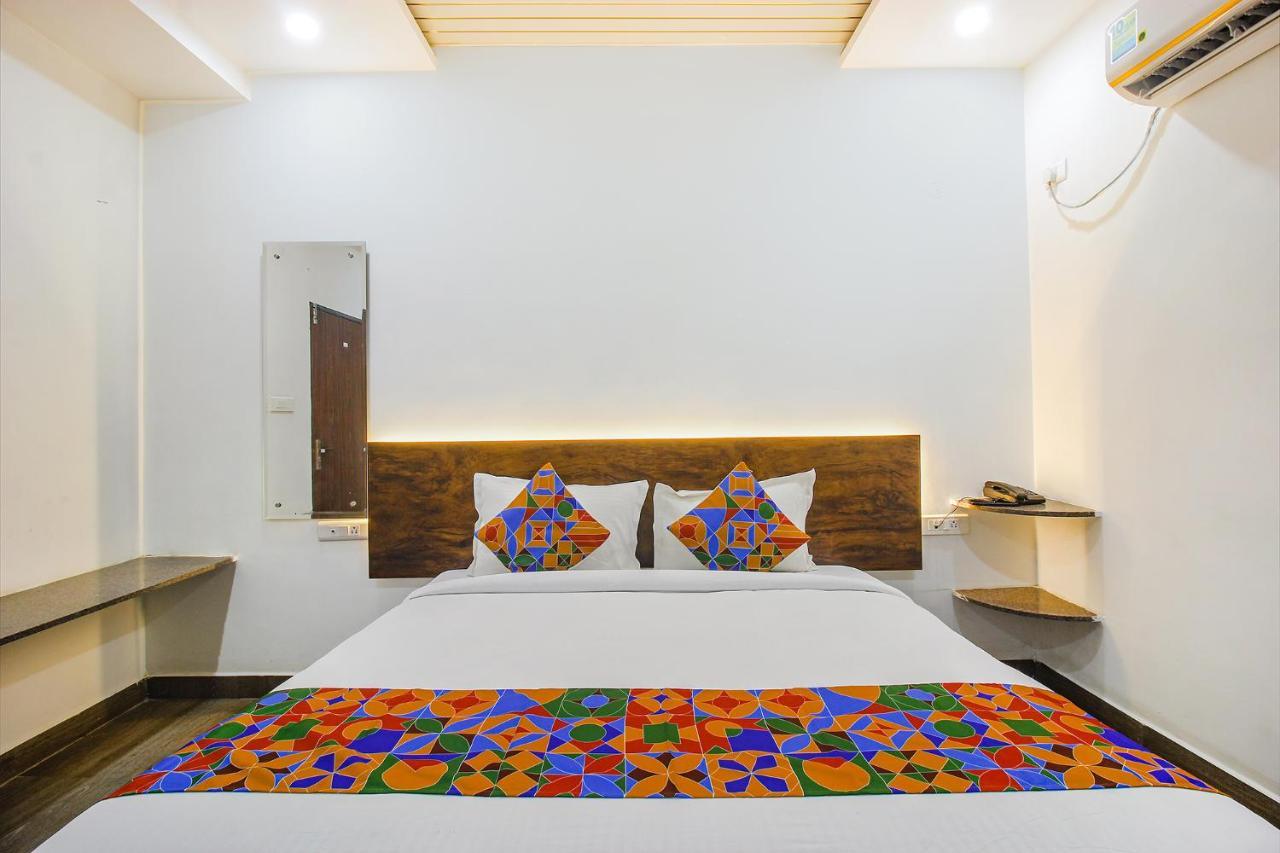 Fabhotel W Grand Suites - Nr Lanco Hills, Manikonda Хайдарабад Экстерьер фото